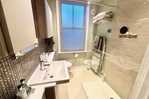 familt shower room