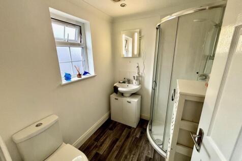  EN-SUITE 2