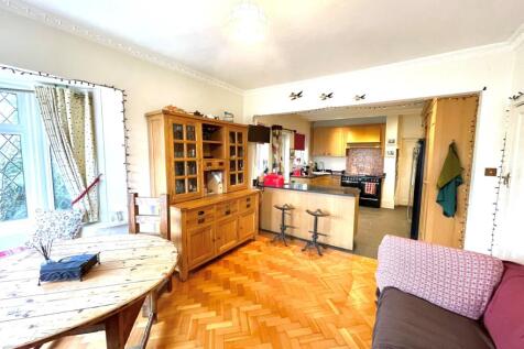 KITCHEN BREAKFAST ROOM