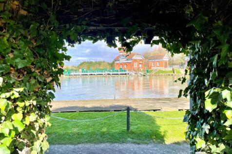  GATE VIEW