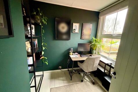 Bed 3-office