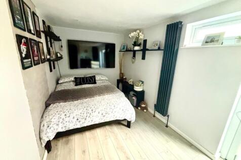 Bed 5-Garage