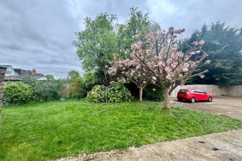 Garden &amp; Parking