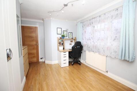 Bedroom 2 (2)