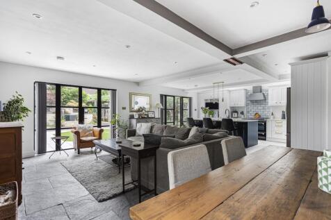 Living room 3