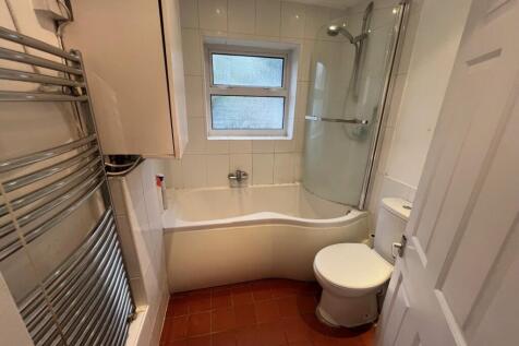 9 Harvest Road BATHROOM