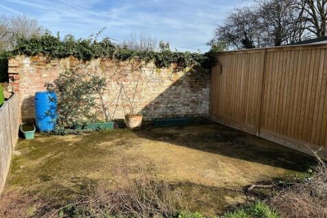 35 Egham Hill Parking