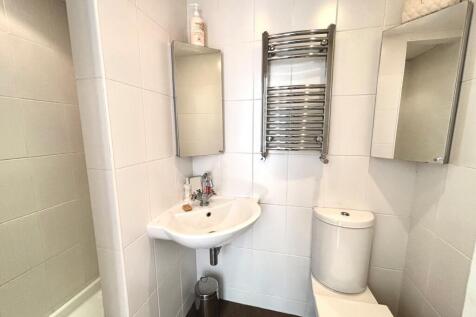 B4 en-suite