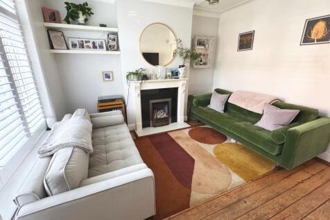 Lounge Left