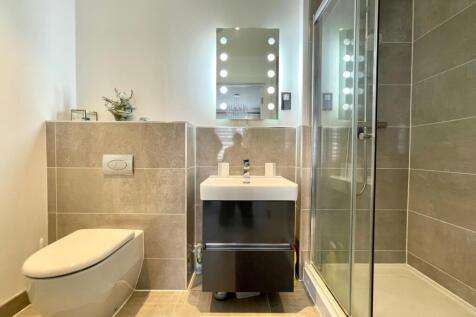 BED 1 EN-SUITE