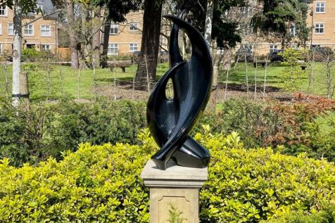 STATUE