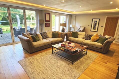 Lounge Left