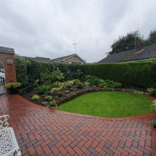 ADDITIONAL OUTSIDE PHOTOS