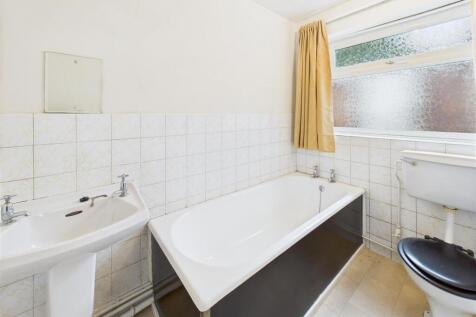 BATHROOM/W.C