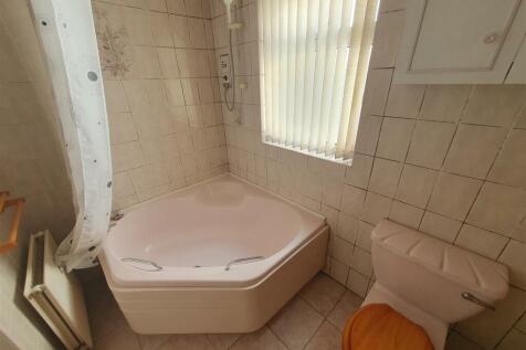 BATHROOM/W.C