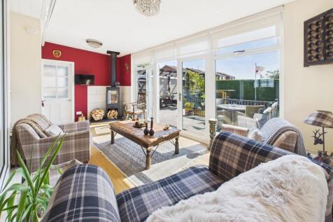GARDEN/SITTING ROOM