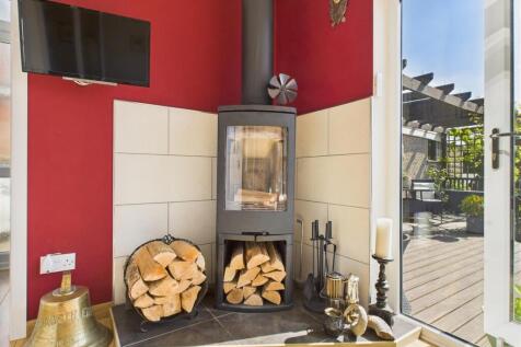 GARDEN/SITTING ROOM