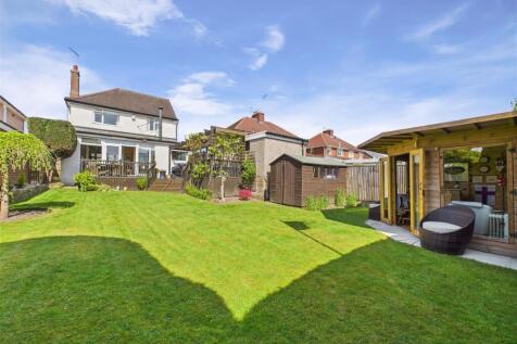 ADDITIONAL OUTSIDE PHOTOS
