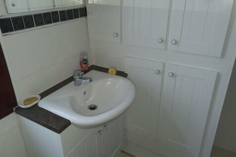 BATHROOM/W.C