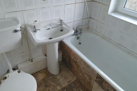 BATHROOM/W.C