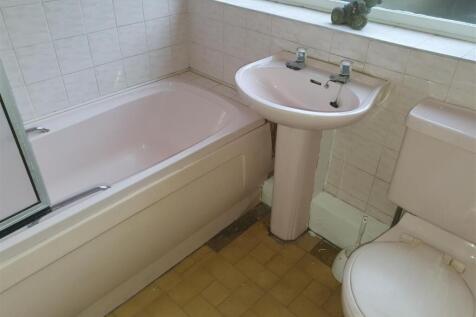 BATHROOM/WC