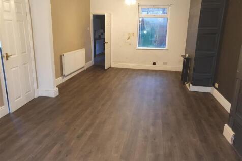 SPACIOUS THROUGH LOUNGE/DINING ROOM