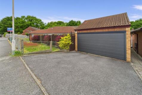 ADDITIONAL OUTSIDE PHOTOS