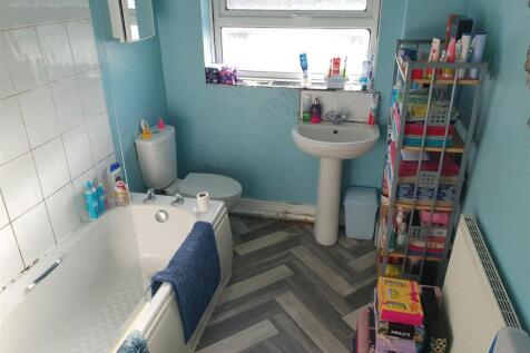 BATHROOM/W.C