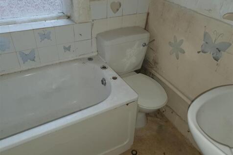 BATHROOM/W.C