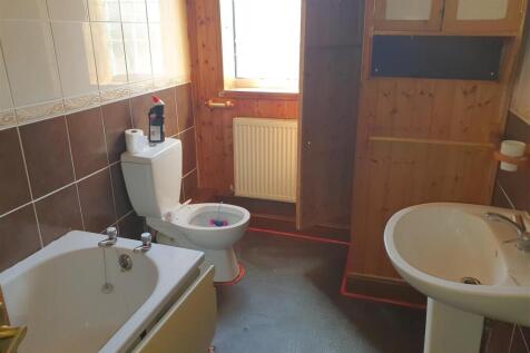BATHROOM/W.C