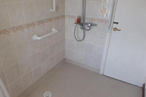 SHOWER ROOM/WC