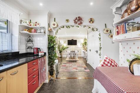 Open Kitchen Diner