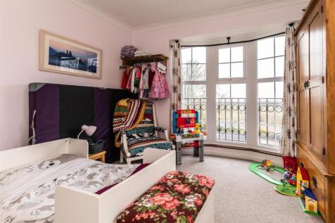 2 Sackville Close20.jpg