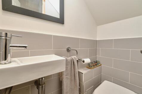 Downstairs Cloaksroom/WC