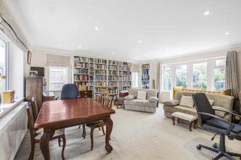 Family Room/ Study