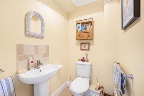 Downstairs Cloakroom/WC