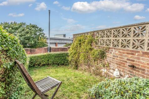 39 Goldstone Lane4.jpg