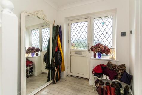 39 Goldstone Lane15.jpg