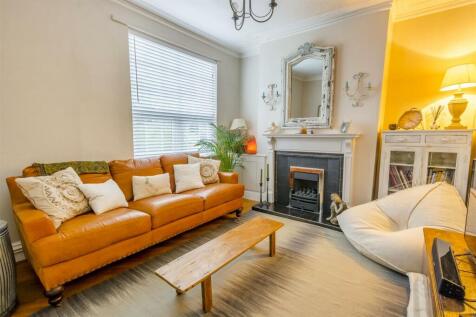 Living Room (1)-HDR copy.jpg