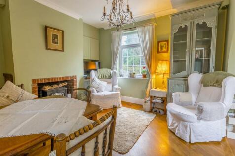 Dining Room (4)-HDR copy.jpg