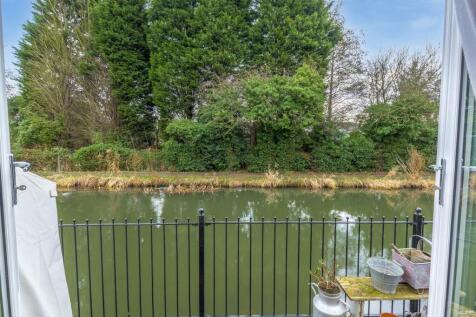 View on canal (1)-HDR copy.jpg