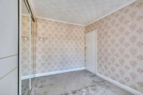 Bedroom 1_2.jpeg