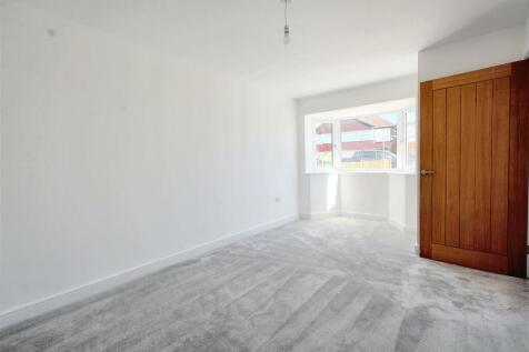 Living Room_2.jpeg