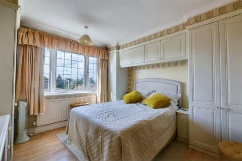 Bedroom 1_1.jpeg