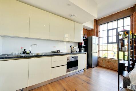 Kitchen Living_3.jpeg
