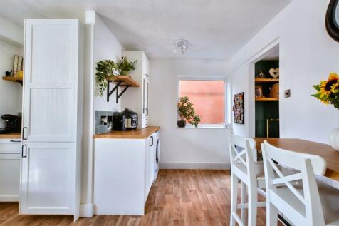 Kitchen_4.jpeg