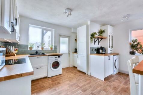Kitchen_2.jpeg