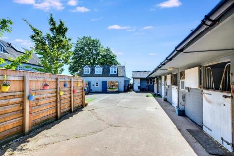 STABLE COURTYARD