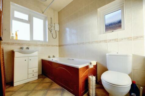 Bathroom_2.jpeg