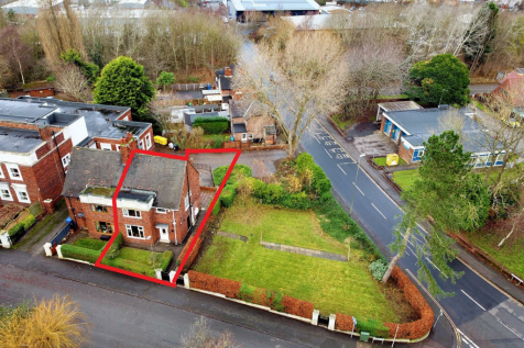 house in red outline.png